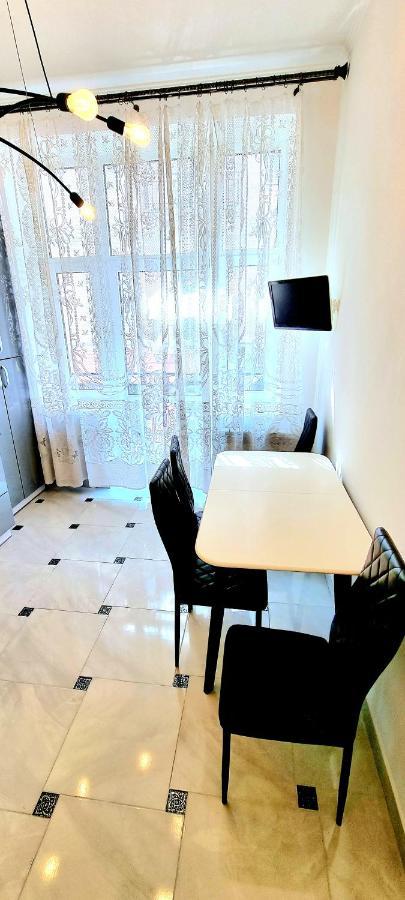 Центр Апарт Apartment Ternopil Ngoại thất bức ảnh